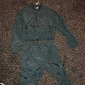 Two piece wind breaker set